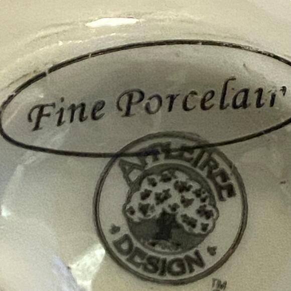 Appletree Design Porcelain Ornament Angel and Holy Family Jesus Joseph Mary 4” - Picture 10 of 12